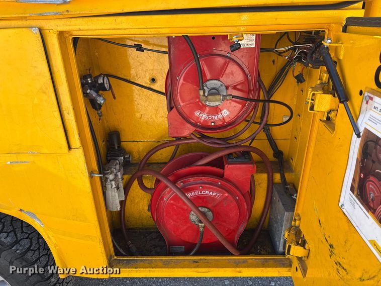 image for item NK9175 2019 Ford F350 Super Duty utility bed pickup truck