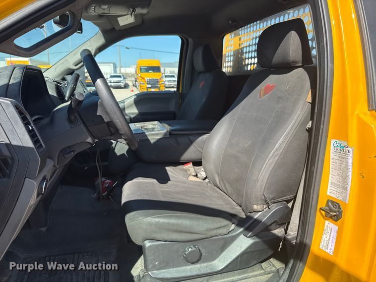 image for item NK9175 2019 Ford F350 Super Duty utility bed pickup truck