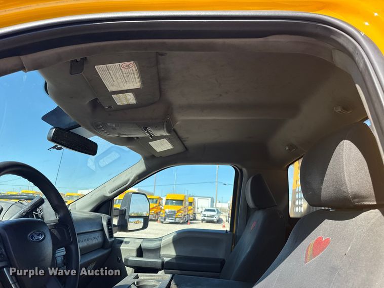 image for item NK9175 2019 Ford F350 Super Duty utility bed pickup truck