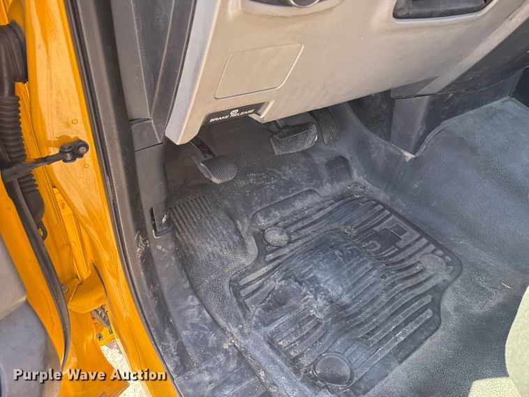 image for item NK9175 2019 Ford F350 Super Duty utility bed pickup truck