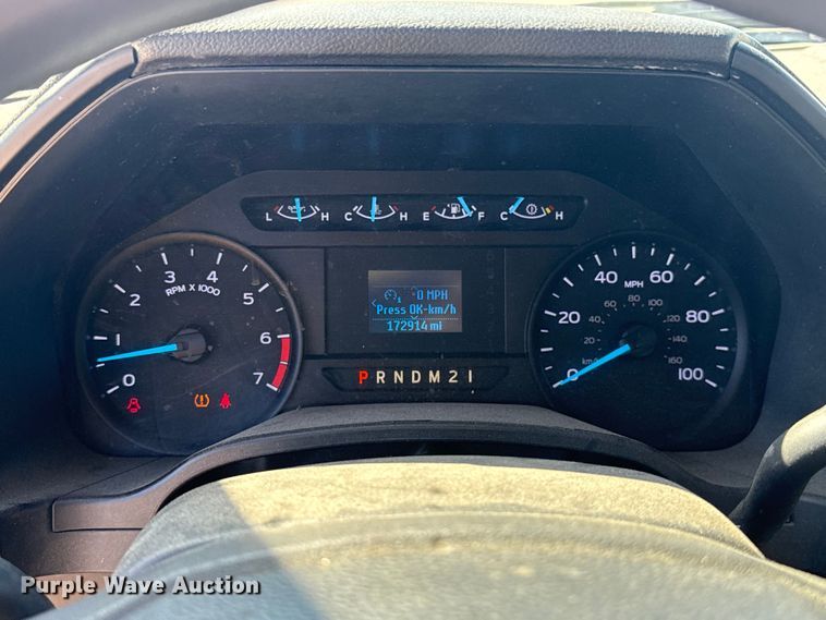 image for item NK9175 2019 Ford F350 Super Duty utility bed pickup truck