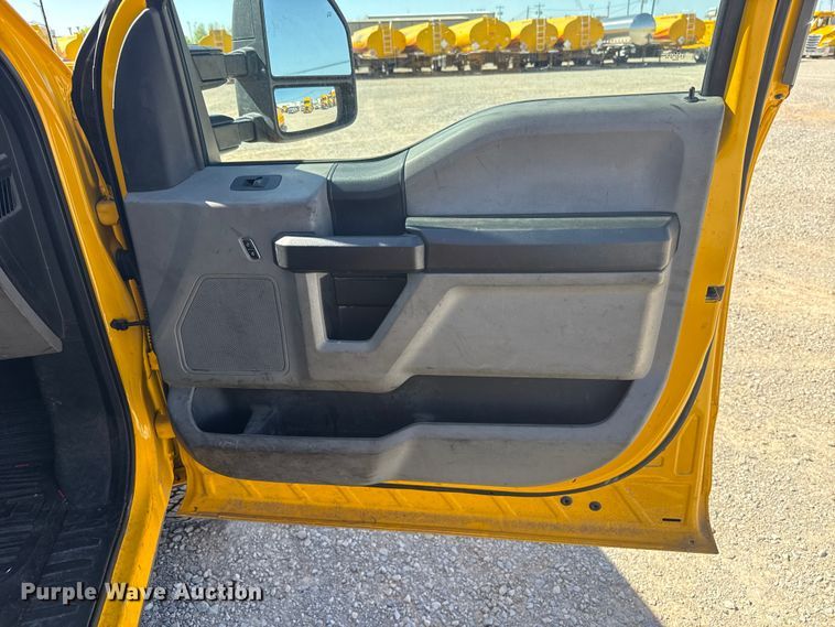 image for item NK9175 2019 Ford F350 Super Duty utility bed pickup truck