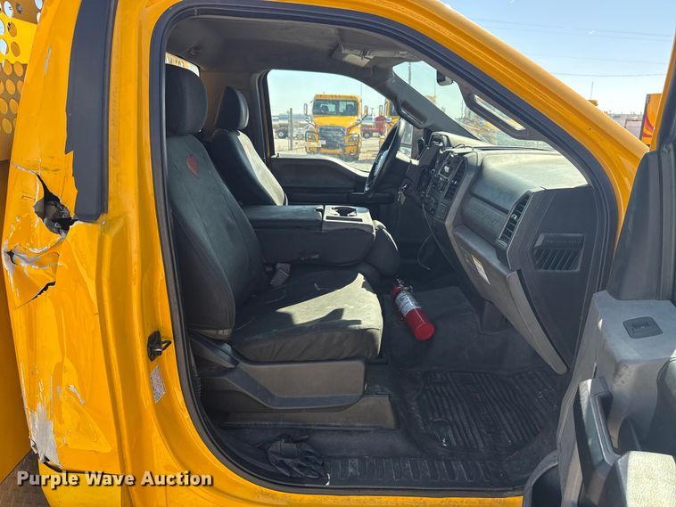 image for item NK9175 2019 Ford F350 Super Duty utility bed pickup truck