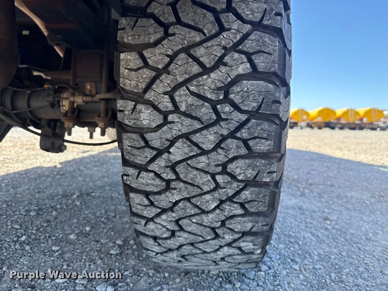 image for item NK9175 2019 Ford F350 Super Duty utility bed pickup truck