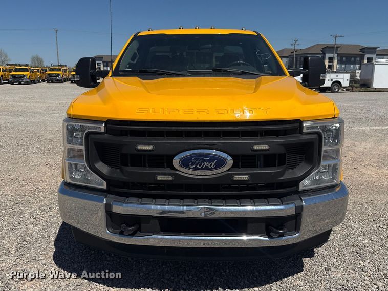 image for item NK9176 2022 Ford F350 Super Duty utility bed pickup truck