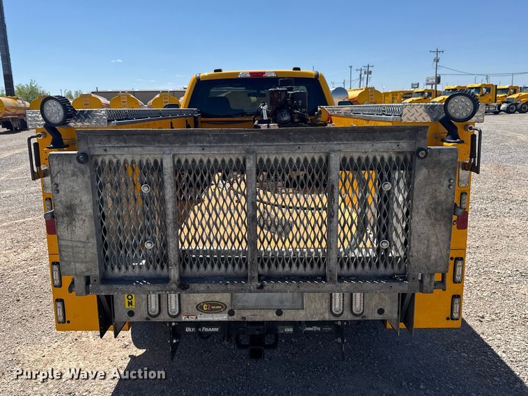 image for item NK9176 2022 Ford F350 Super Duty utility bed pickup truck