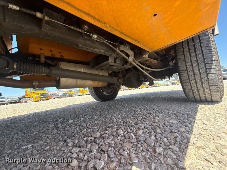 image for item NK9176 2022 Ford F350 Super Duty utility bed pickup truck