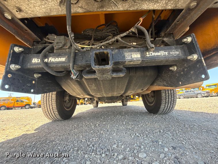 image for item NK9176 2022 Ford F350 Super Duty utility bed pickup truck