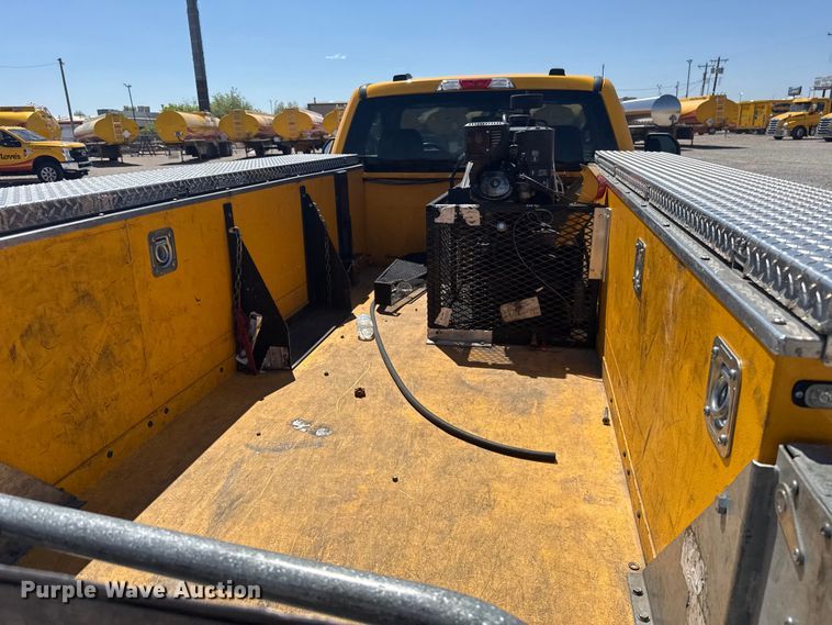 image for item NK9176 2022 Ford F350 Super Duty utility bed pickup truck