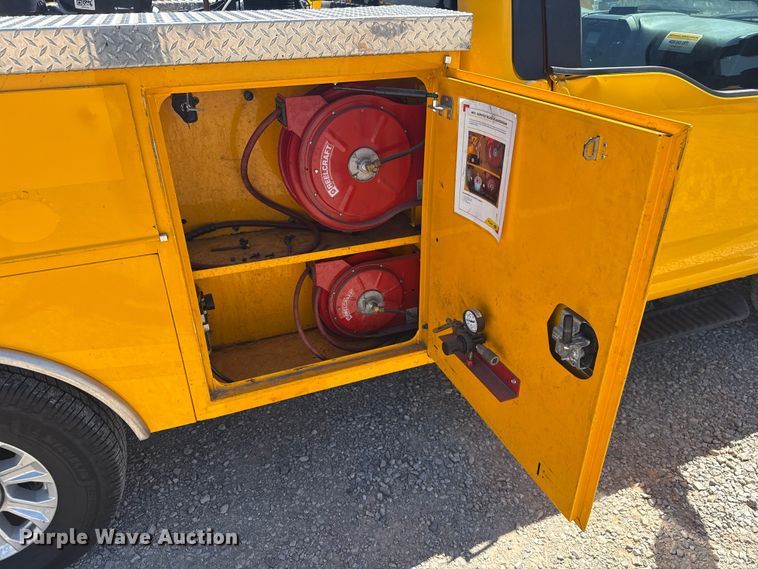 image for item NK9176 2022 Ford F350 Super Duty utility bed pickup truck