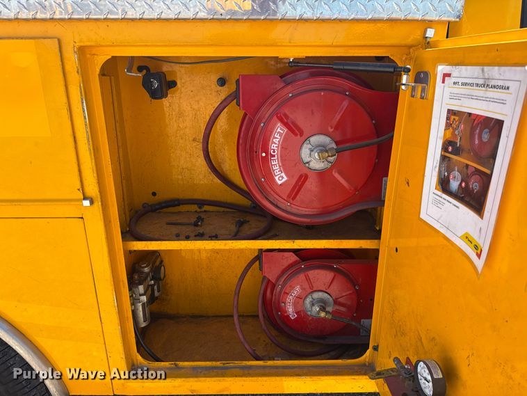 image for item NK9176 2022 Ford F350 Super Duty utility bed pickup truck