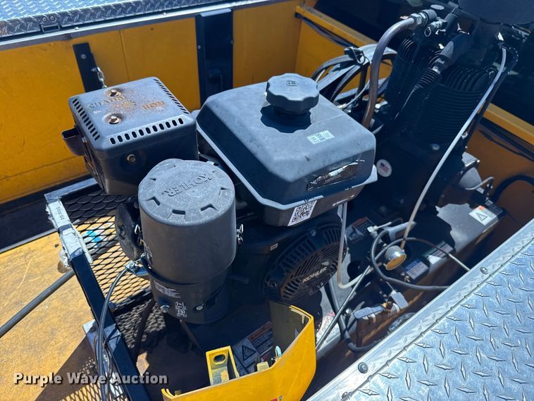 image for item NK9176 2022 Ford F350 Super Duty utility bed pickup truck