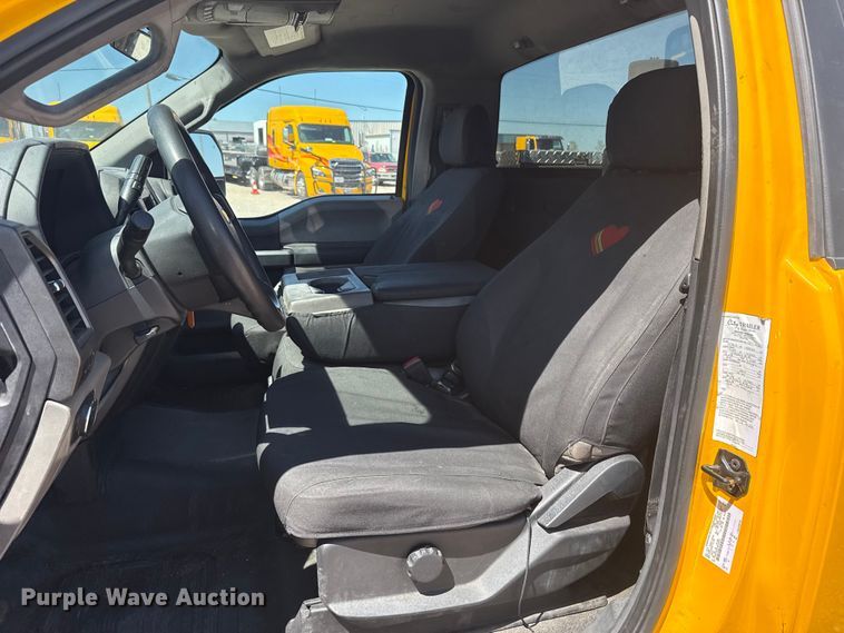 image for item NK9176 2022 Ford F350 Super Duty utility bed pickup truck