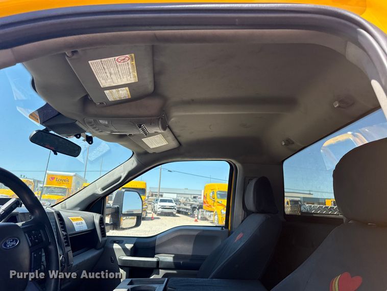 image for item NK9176 2022 Ford F350 Super Duty utility bed pickup truck