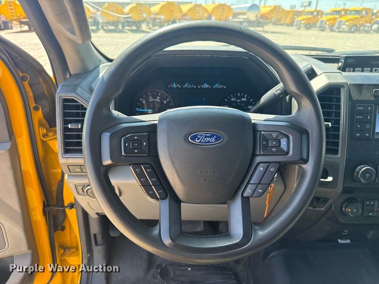 image for item NK9176 2022 Ford F350 Super Duty utility bed pickup truck