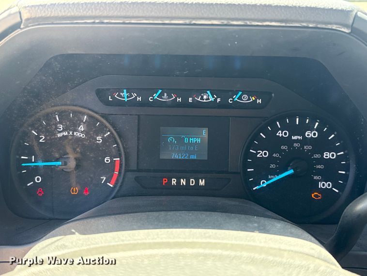 image for item NK9176 2022 Ford F350 Super Duty utility bed pickup truck