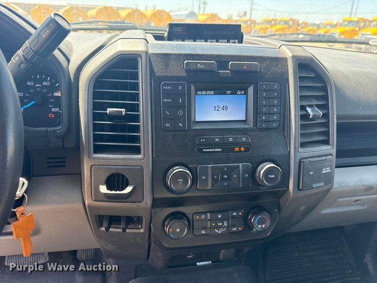 image for item NK9176 2022 Ford F350 Super Duty utility bed pickup truck