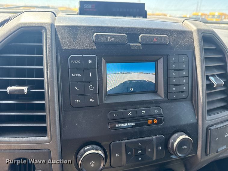 image for item NK9176 2022 Ford F350 Super Duty utility bed pickup truck