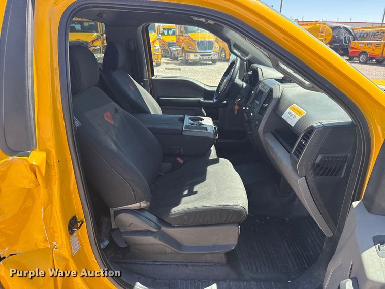 image for item NK9176 2022 Ford F350 Super Duty utility bed pickup truck