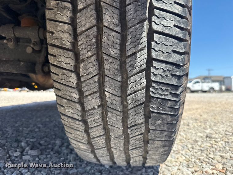 image for item NK9176 2022 Ford F350 Super Duty utility bed pickup truck