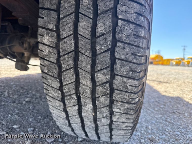 image for item NK9176 2022 Ford F350 Super Duty utility bed pickup truck