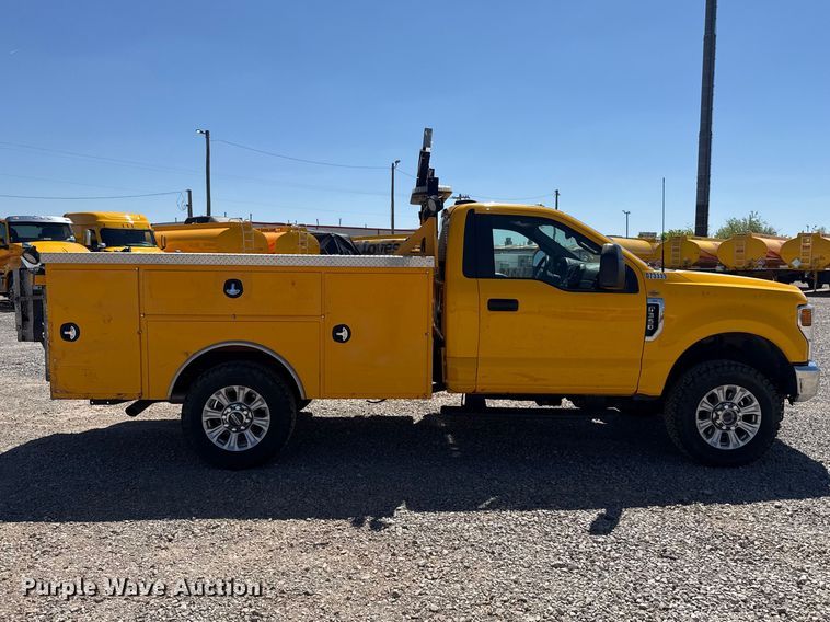 image for item NK9177 2021 Ford F350 Super Duty utility bed pickup truck