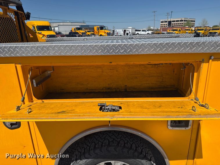 image for item NK9177 2021 Ford F350 Super Duty utility bed pickup truck