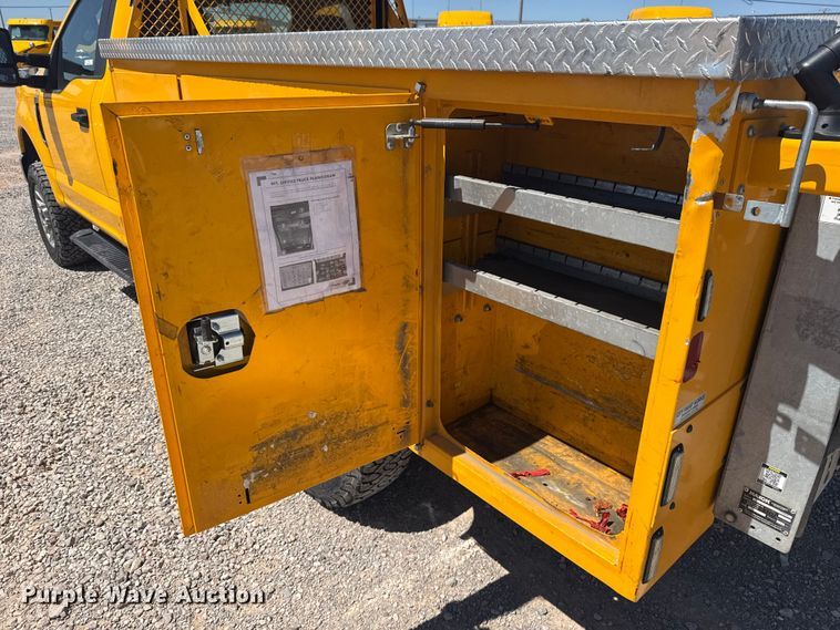 image for item NK9177 2021 Ford F350 Super Duty utility bed pickup truck