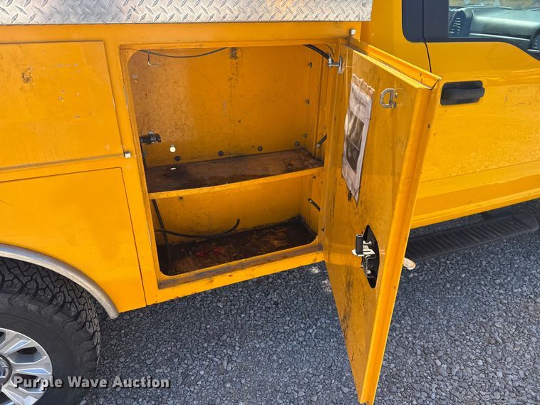 image for item NK9177 2021 Ford F350 Super Duty utility bed pickup truck
