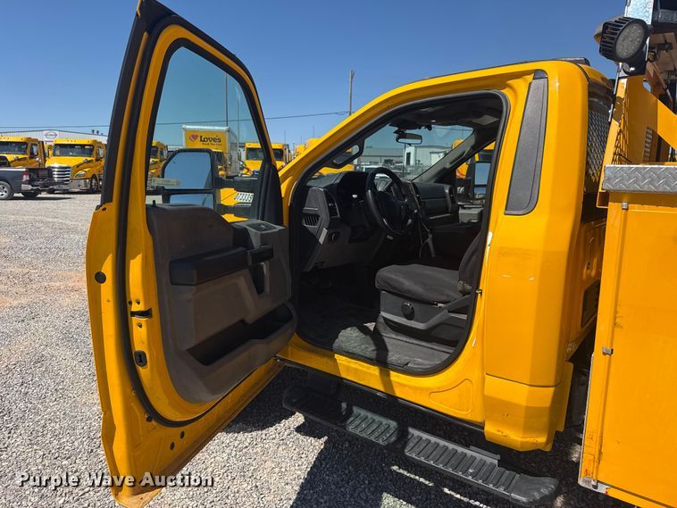 image for item NK9177 2021 Ford F350 Super Duty utility bed pickup truck