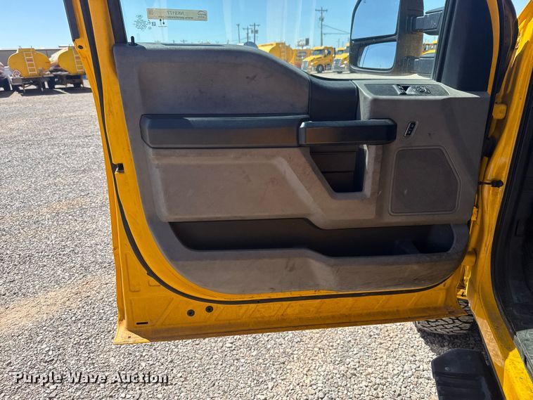 image for item NK9177 2021 Ford F350 Super Duty utility bed pickup truck