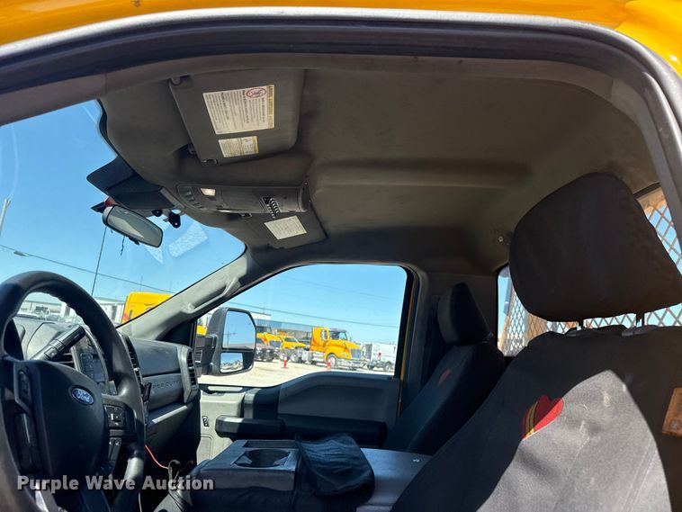 image for item NK9177 2021 Ford F350 Super Duty utility bed pickup truck