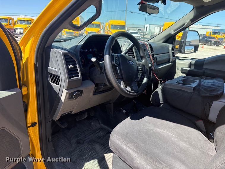 image for item NK9177 2021 Ford F350 Super Duty utility bed pickup truck