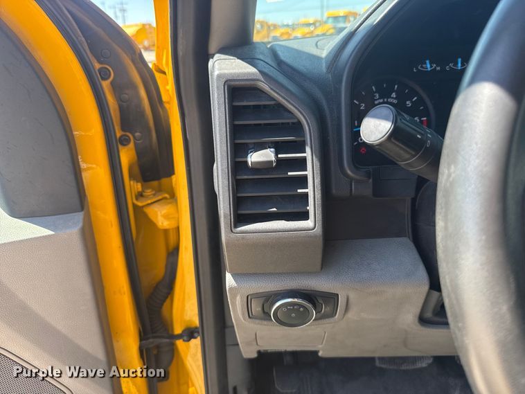 image for item NK9177 2021 Ford F350 Super Duty utility bed pickup truck