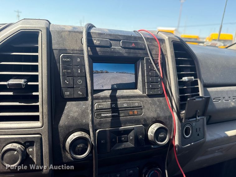 image for item NK9177 2021 Ford F350 Super Duty utility bed pickup truck