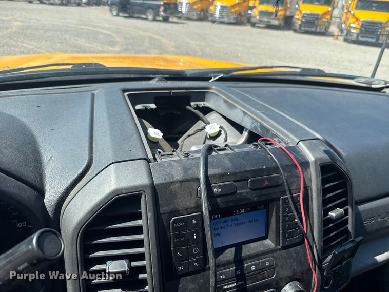 image for item NK9177 2021 Ford F350 Super Duty utility bed pickup truck