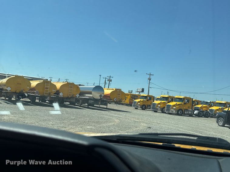 image for item NK9177 2021 Ford F350 Super Duty utility bed pickup truck