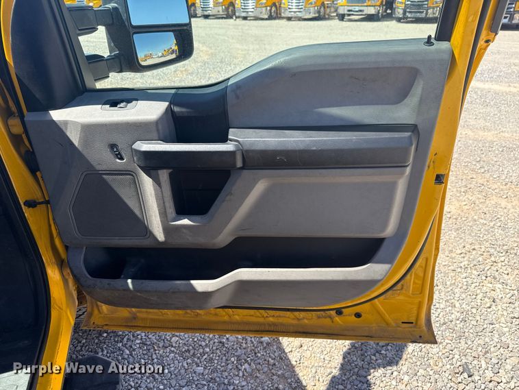 image for item NK9177 2021 Ford F350 Super Duty utility bed pickup truck