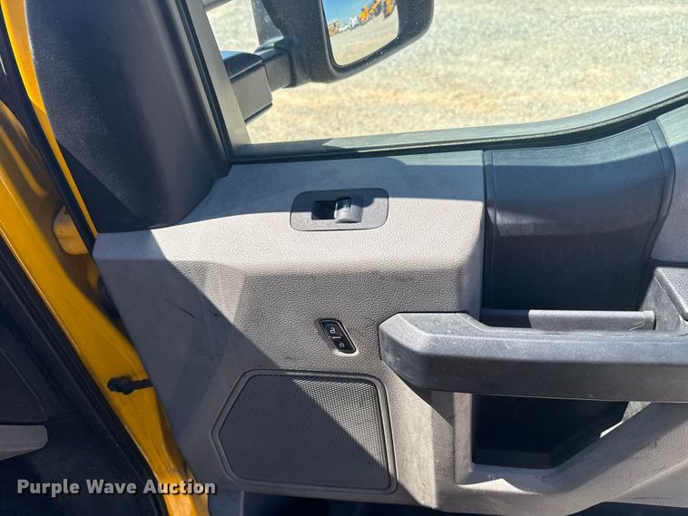 image for item NK9177 2021 Ford F350 Super Duty utility bed pickup truck