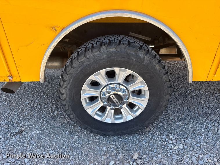 image for item NK9177 2021 Ford F350 Super Duty utility bed pickup truck