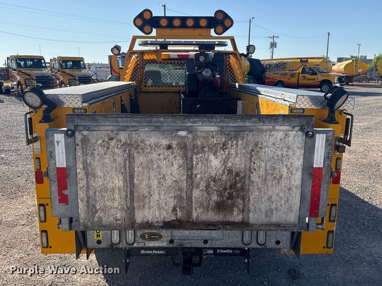 image for item NK9178 2022 Ford F350 Super Duty utility bed pickup truck