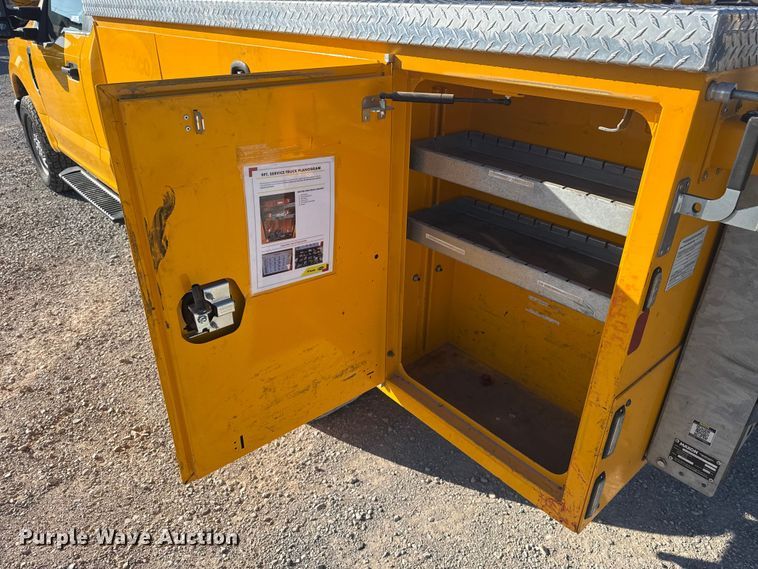 image for item NK9178 2022 Ford F350 Super Duty utility bed pickup truck