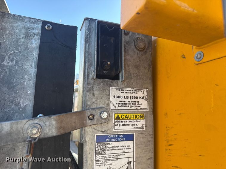 image for item NK9178 2022 Ford F350 Super Duty utility bed pickup truck