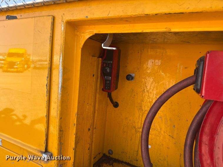 image for item NK9178 2022 Ford F350 Super Duty utility bed pickup truck