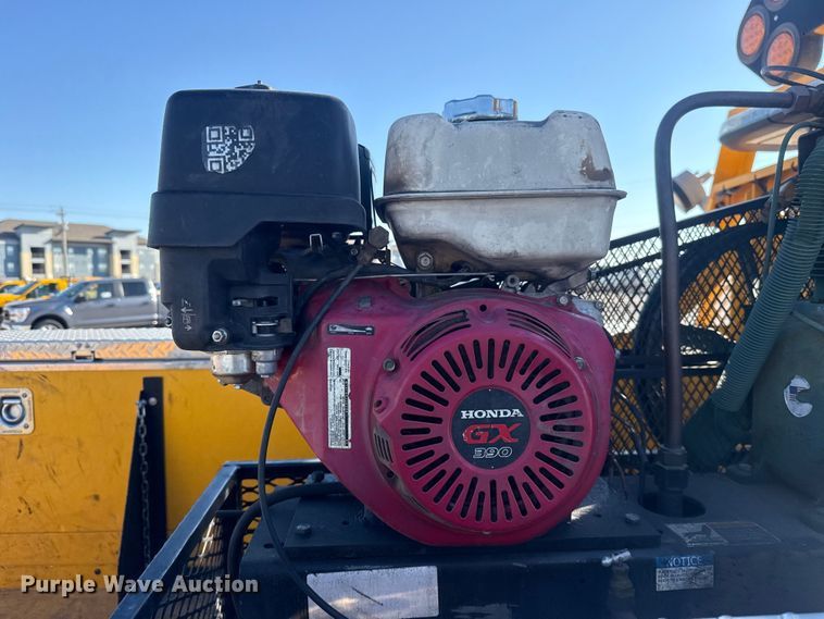 image for item NK9178 2022 Ford F350 Super Duty utility bed pickup truck