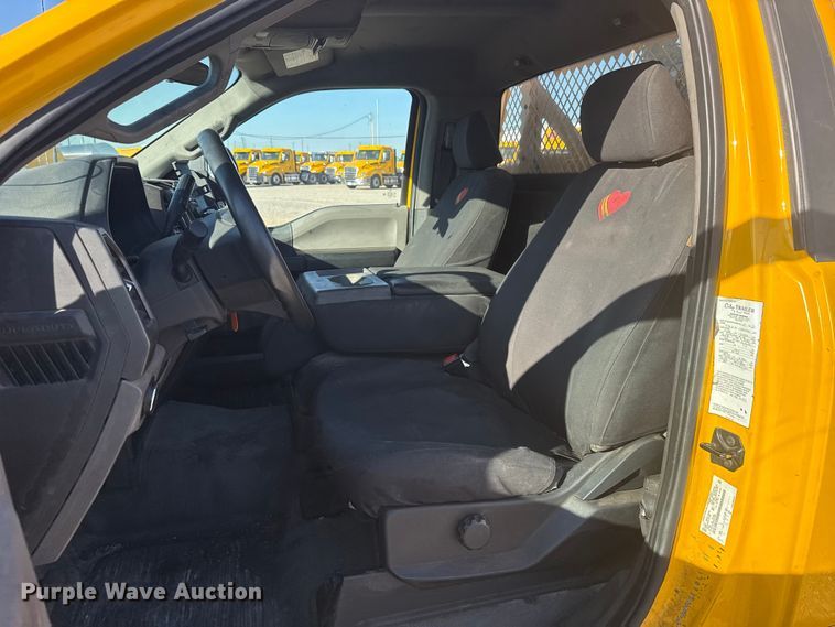 image for item NK9178 2022 Ford F350 Super Duty utility bed pickup truck