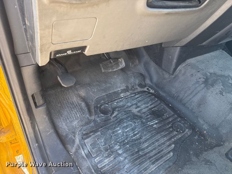 image for item NK9178 2022 Ford F350 Super Duty utility bed pickup truck