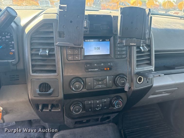 image for item NK9178 2022 Ford F350 Super Duty utility bed pickup truck