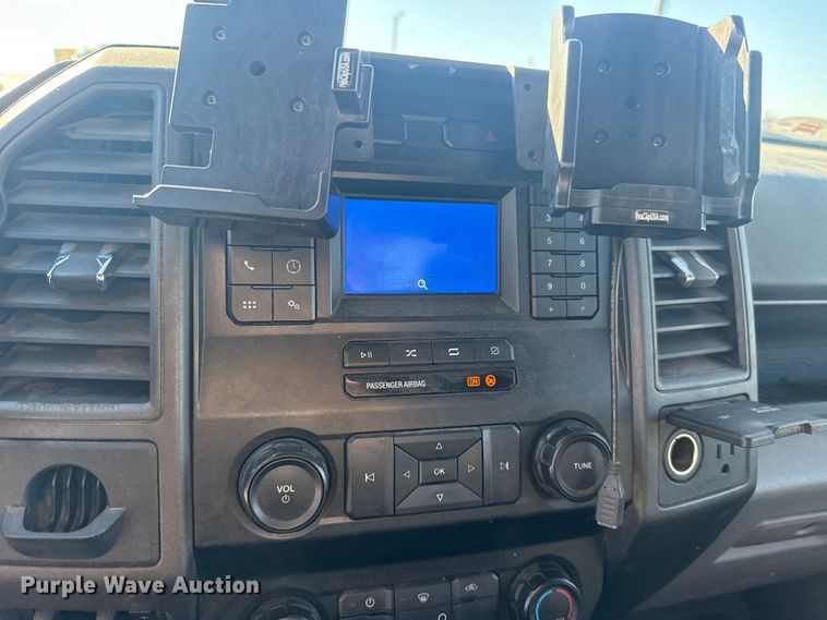 image for item NK9178 2022 Ford F350 Super Duty utility bed pickup truck