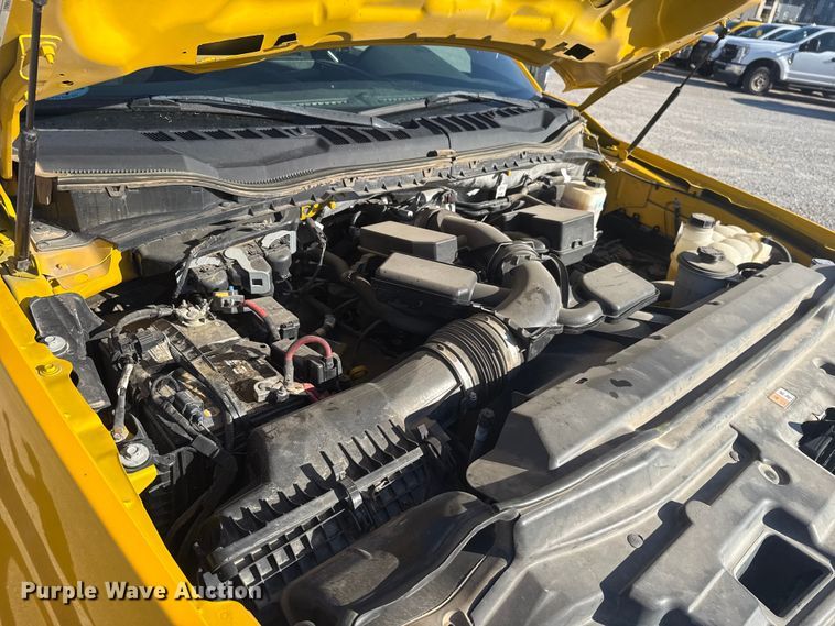 image for item NK9178 2022 Ford F350 Super Duty utility bed pickup truck